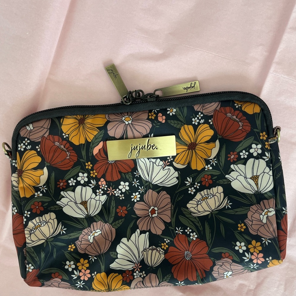 Ju Ju Be far out floral large set piece
